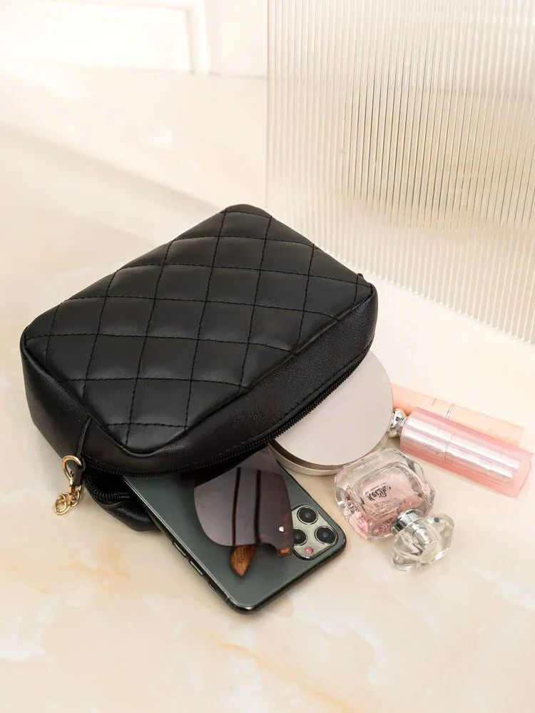 Urban Chic Crossbody Bag - Black - Image 3
