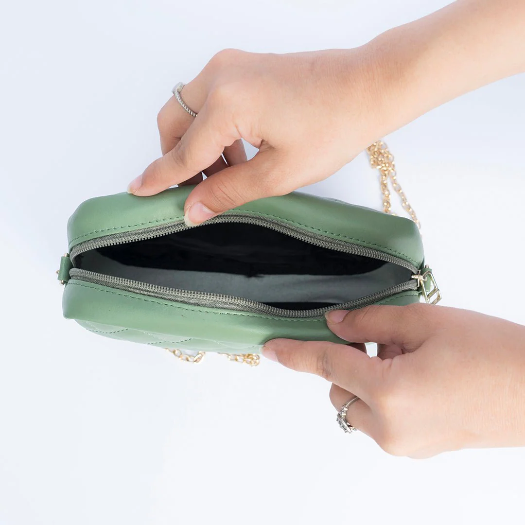 Urban Chic Crossbody Bag - Green - Image 4
