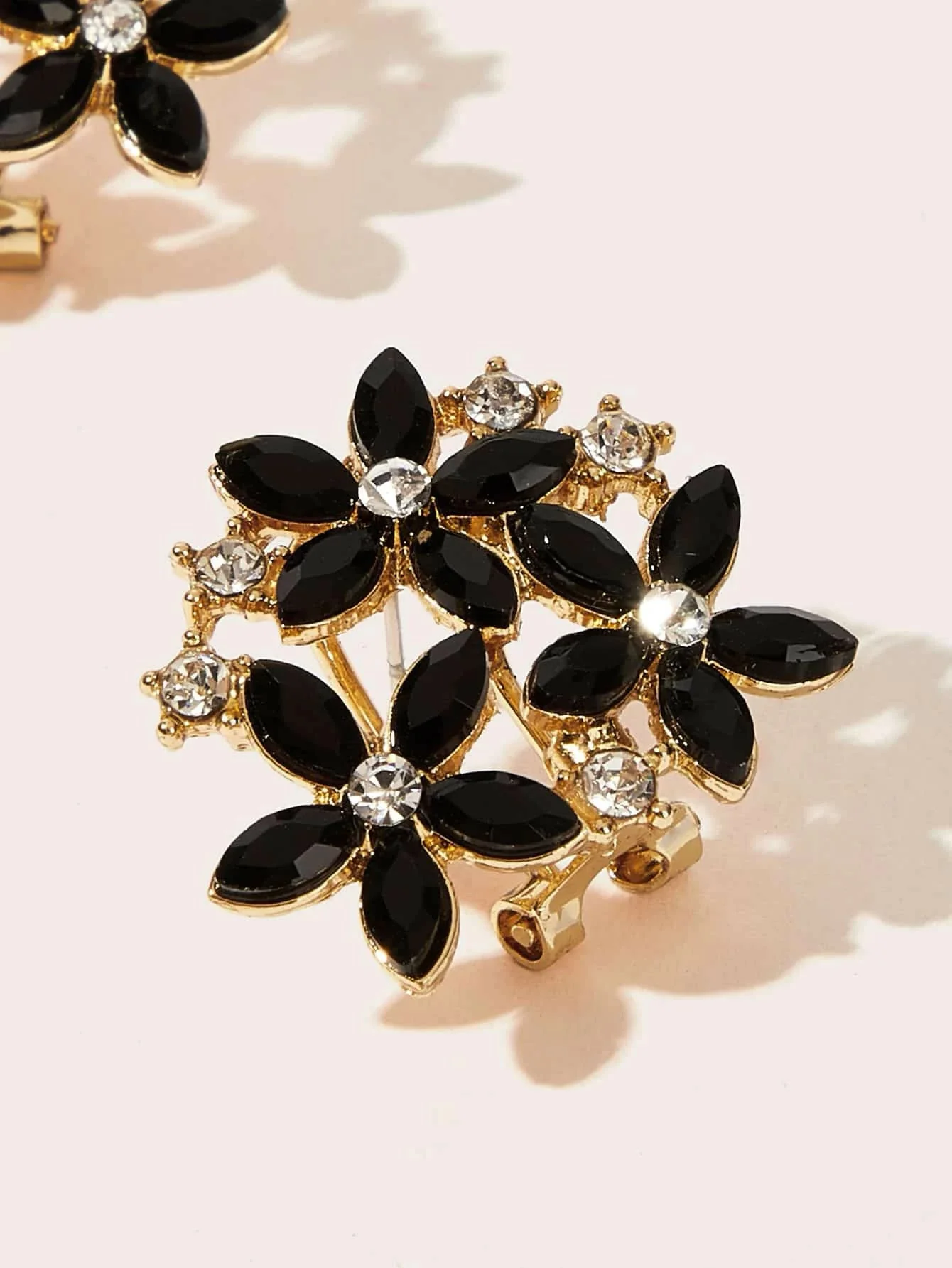 Shein Flower Decor Stud Earrings 1pair - Image 4