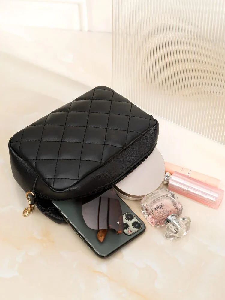 Urban Chic Crossbody Bag - Image 4